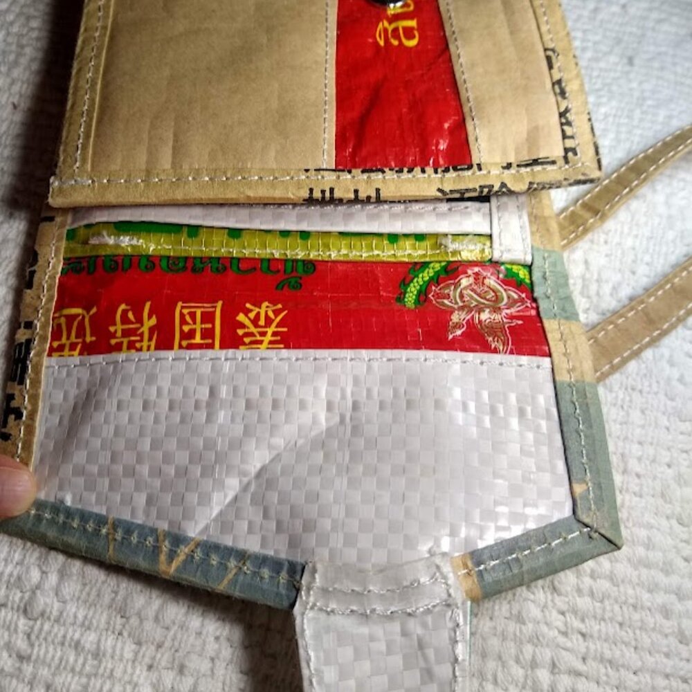 KEEN rare paper card wallet/crossbody bag - Picture 14 of 15
